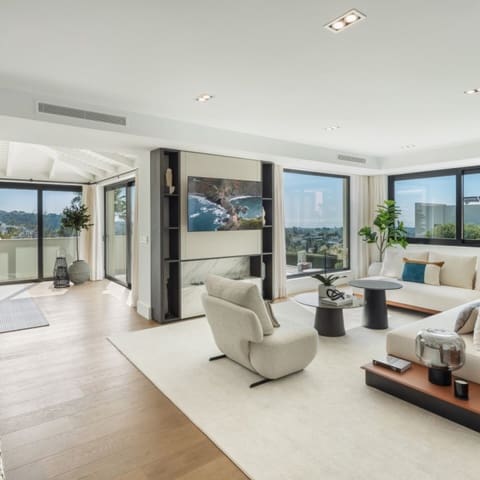 5 makuuhuone Huvila myytävänä paikassa Nueva Andalucia, Marbella mukana uima-altaan 
autotalli - 3 895 000 € (Ref: 9425937)