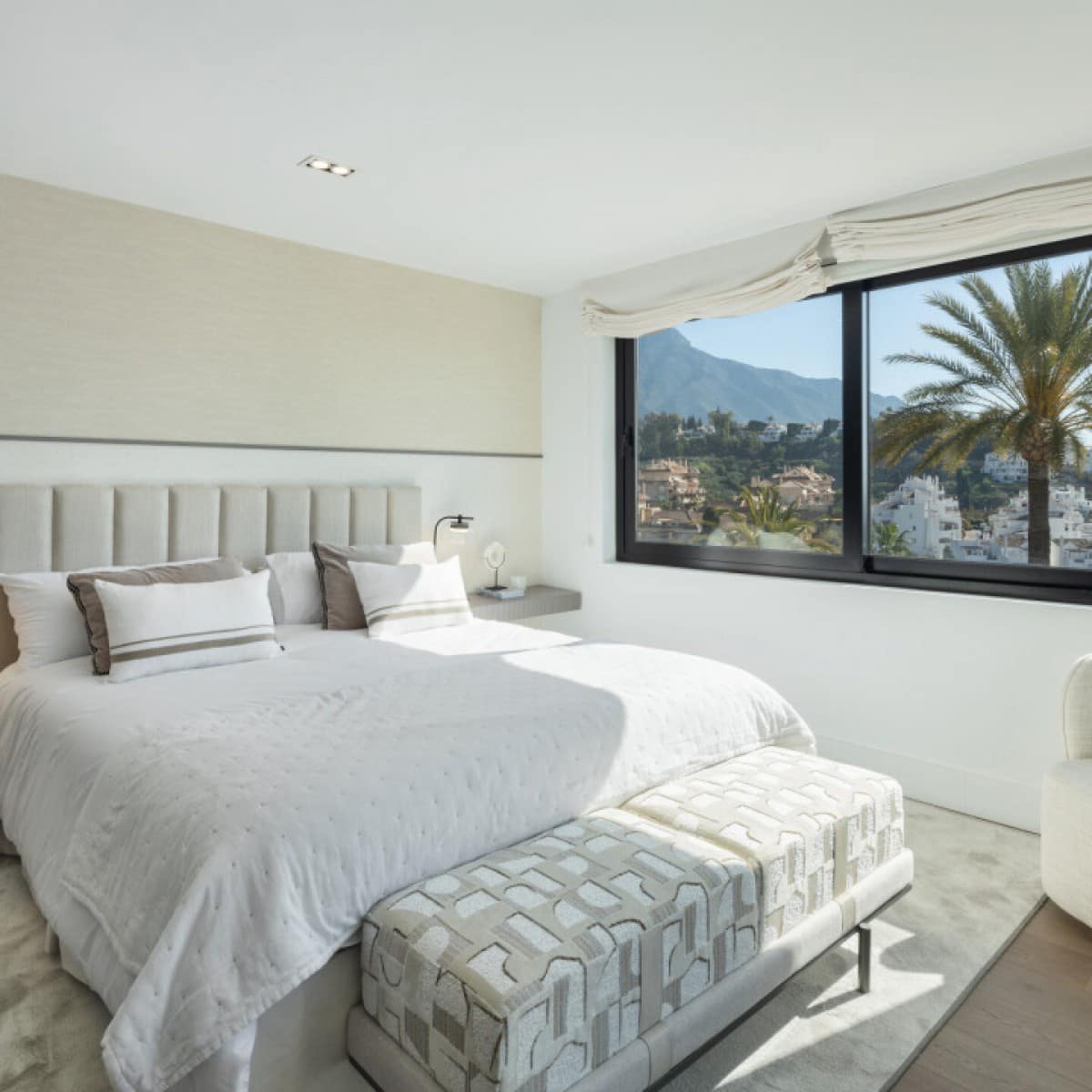 5 makuuhuone Huvila myytävänä paikassa Nueva Andalucia mukana uima-altaan 
autotalli - 3 895 000 € (Ref: 9425937)