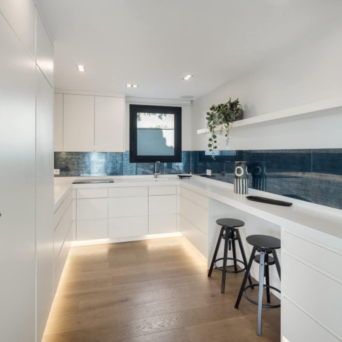 5 makuuhuone Huvila myytävänä paikassa Nueva Andalucia mukana uima-altaan 
autotalli - 3 895 000 € (Ref: 9425937)