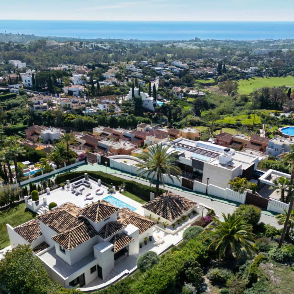 5 makuuhuone Huvila myytävänä paikassa Nueva Andalucia mukana uima-altaan 
autotalli - 3 895 000 € (Ref: 9425937)