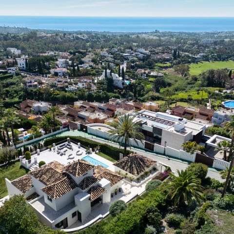 5 makuuhuone Huvila myytävänä paikassa Nueva Andalucia, Marbella mukana uima-altaan 
autotalli - 3 895 000 € (Ref: 9425937)