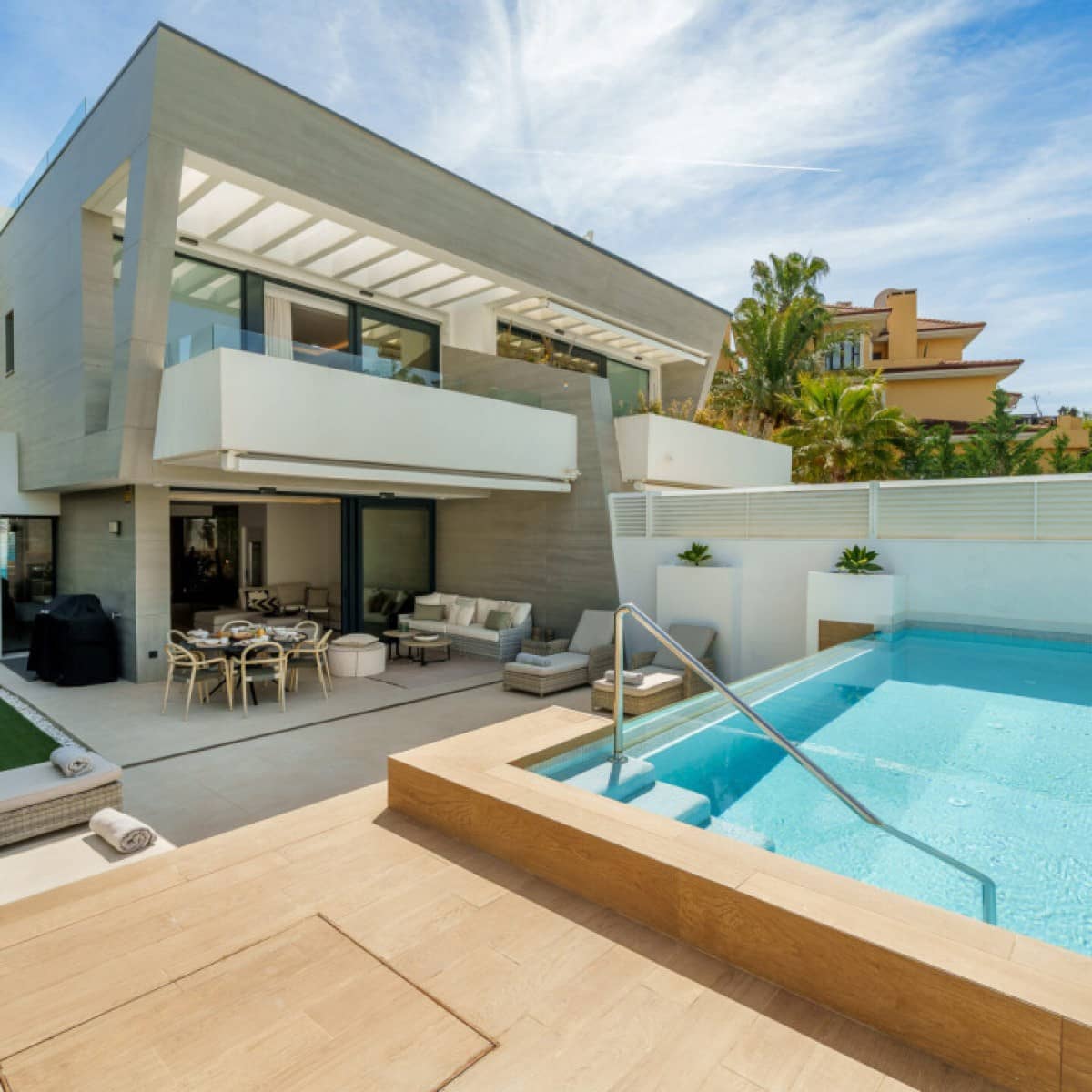 5 sypialnia Willa na sprzedaż w Puerto Banus z basenem garażem - 2 750 000 € (Ref: 9425938)