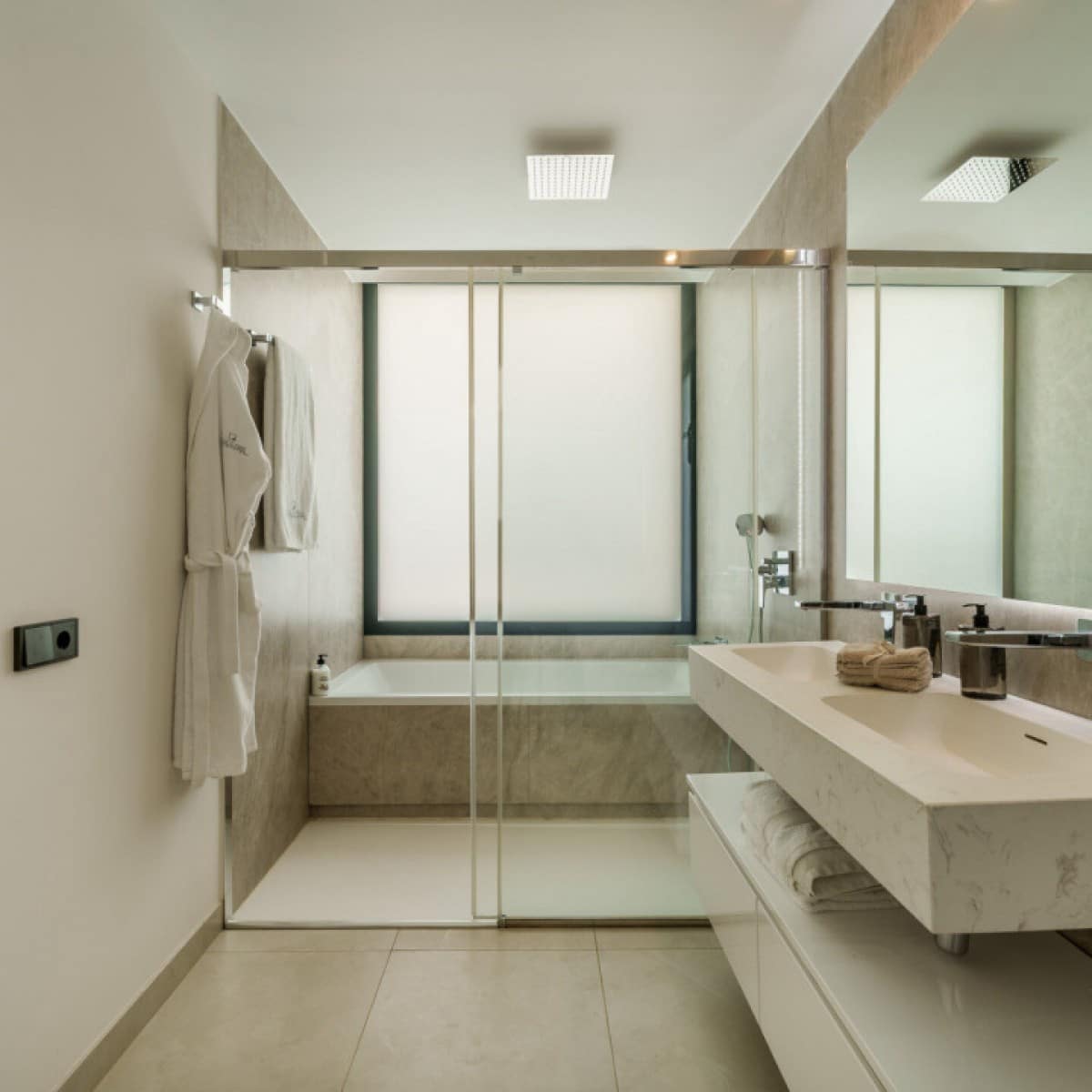 5 sypialnia Willa na sprzedaż w Puerto Banus z basenem garażem - 2 750 000 € (Ref: 9425938)