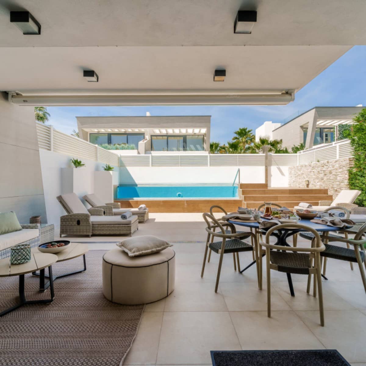 5 sypialnia Willa na sprzedaż w Puerto Banus z basenem garażem - 2 750 000 € (Ref: 9425938)