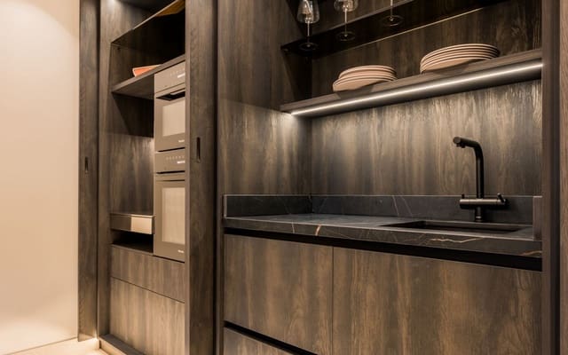 3 soverom Leilighet til salgs i Guadalmansa, Estepona med svømmebasseng garasje - € 1 825 000 (Ref: 9425939)