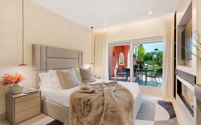 3 soveværelse Lejlighed til salg i Guadalmansa, Estepona med swimmingpool garage - € 1.825.000 (Ref: 9425939)