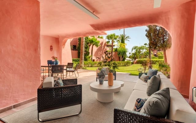 3 soveværelse Lejlighed til salg i Guadalmansa, Estepona med swimmingpool garage - € 1.825.000 (Ref: 9425939)