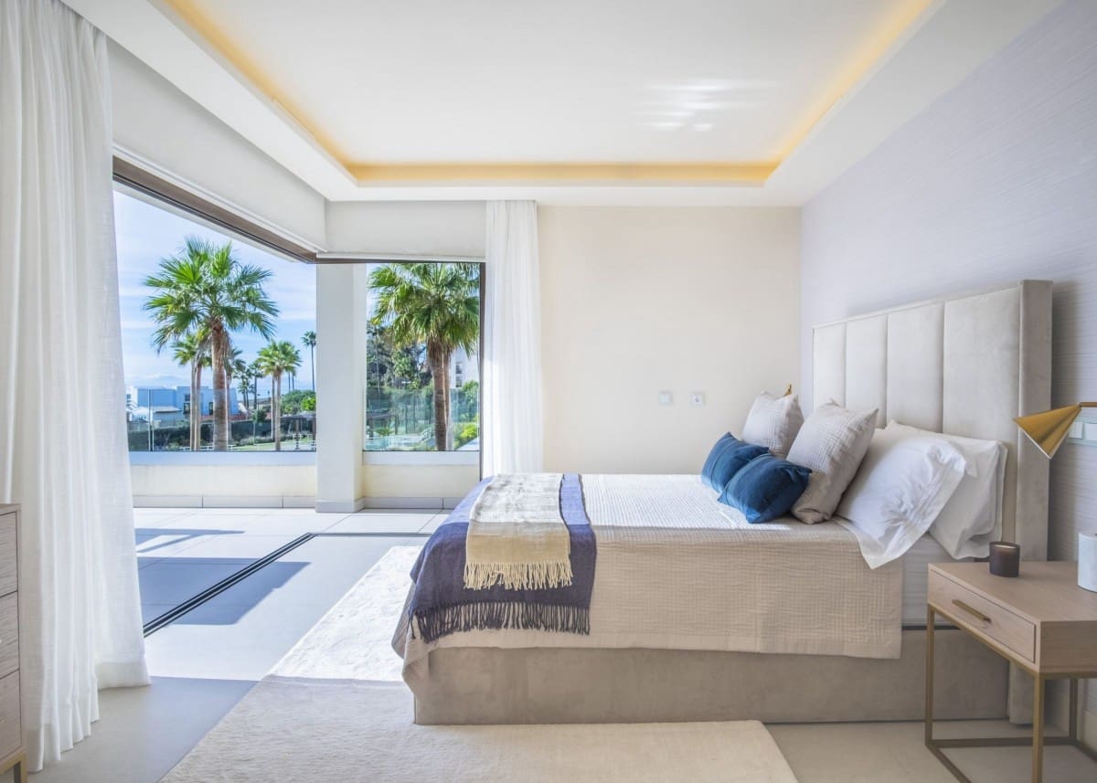 4 soveværelse Villa til salg i New Golden Mile med swimmingpool garage - € 4.500.000 (Ref: 9425940)