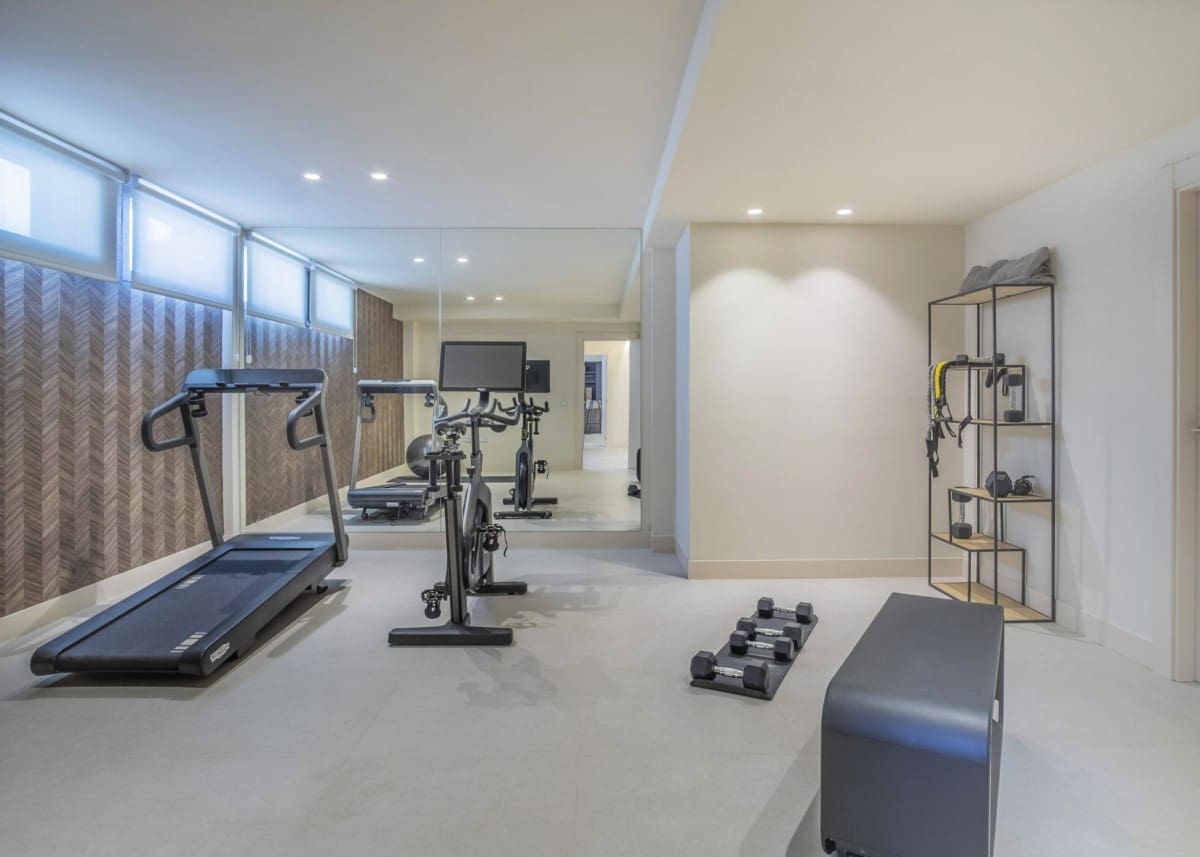 4 soveværelse Villa til salg i New Golden Mile med swimmingpool garage - € 4.500.000 (Ref: 9425940)