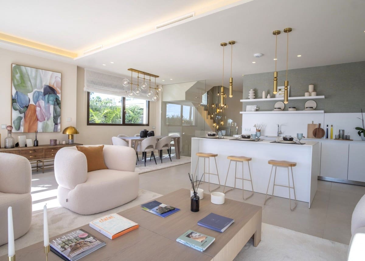 4 soveværelse Villa til salg i New Golden Mile med swimmingpool garage - € 4.500.000 (Ref: 9425940)