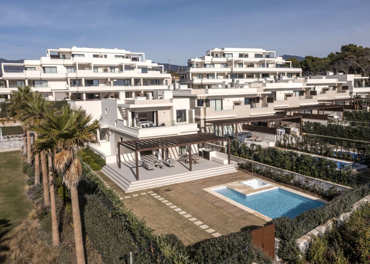 4 soveværelse Villa til salg i New Golden Mile med swimmingpool garage - € 4.500.000 (Ref: 9425940)