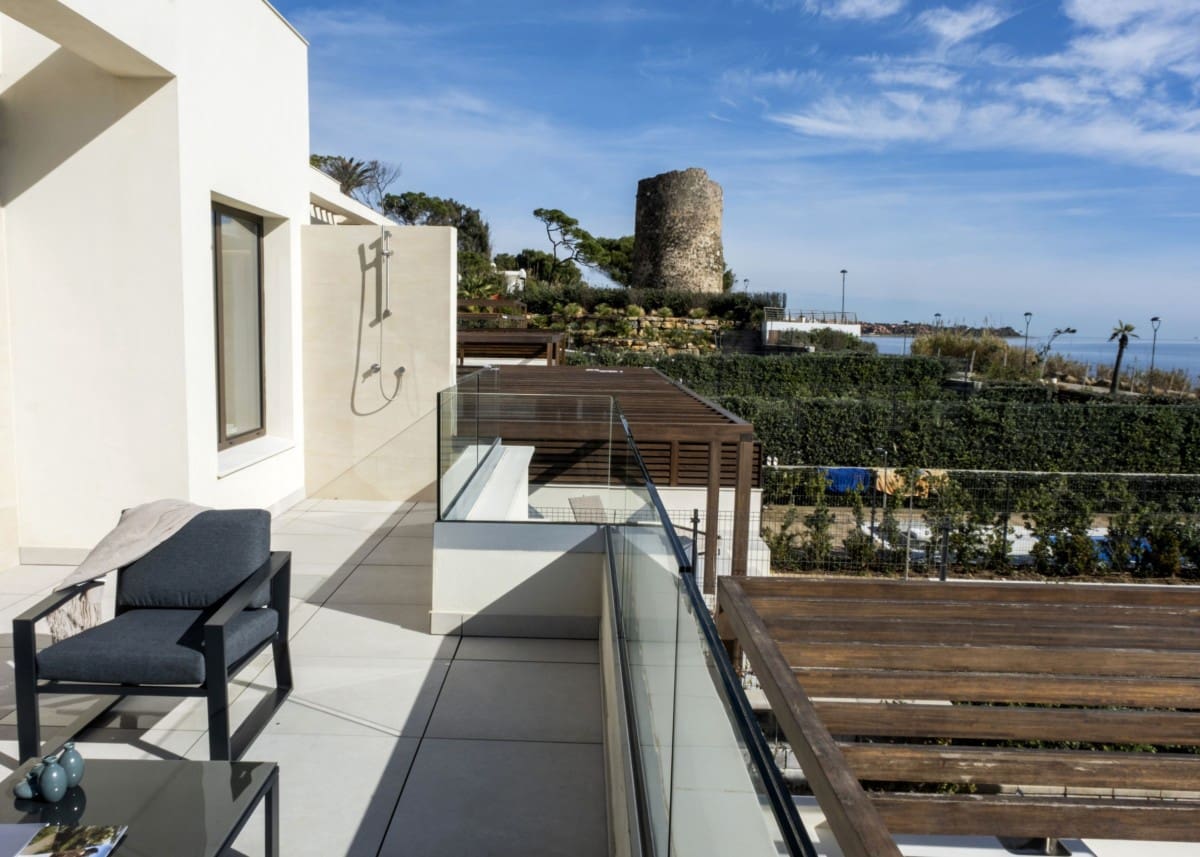 4 soveværelse Villa til salg i New Golden Mile med swimmingpool garage - € 4.500.000 (Ref: 9425940)