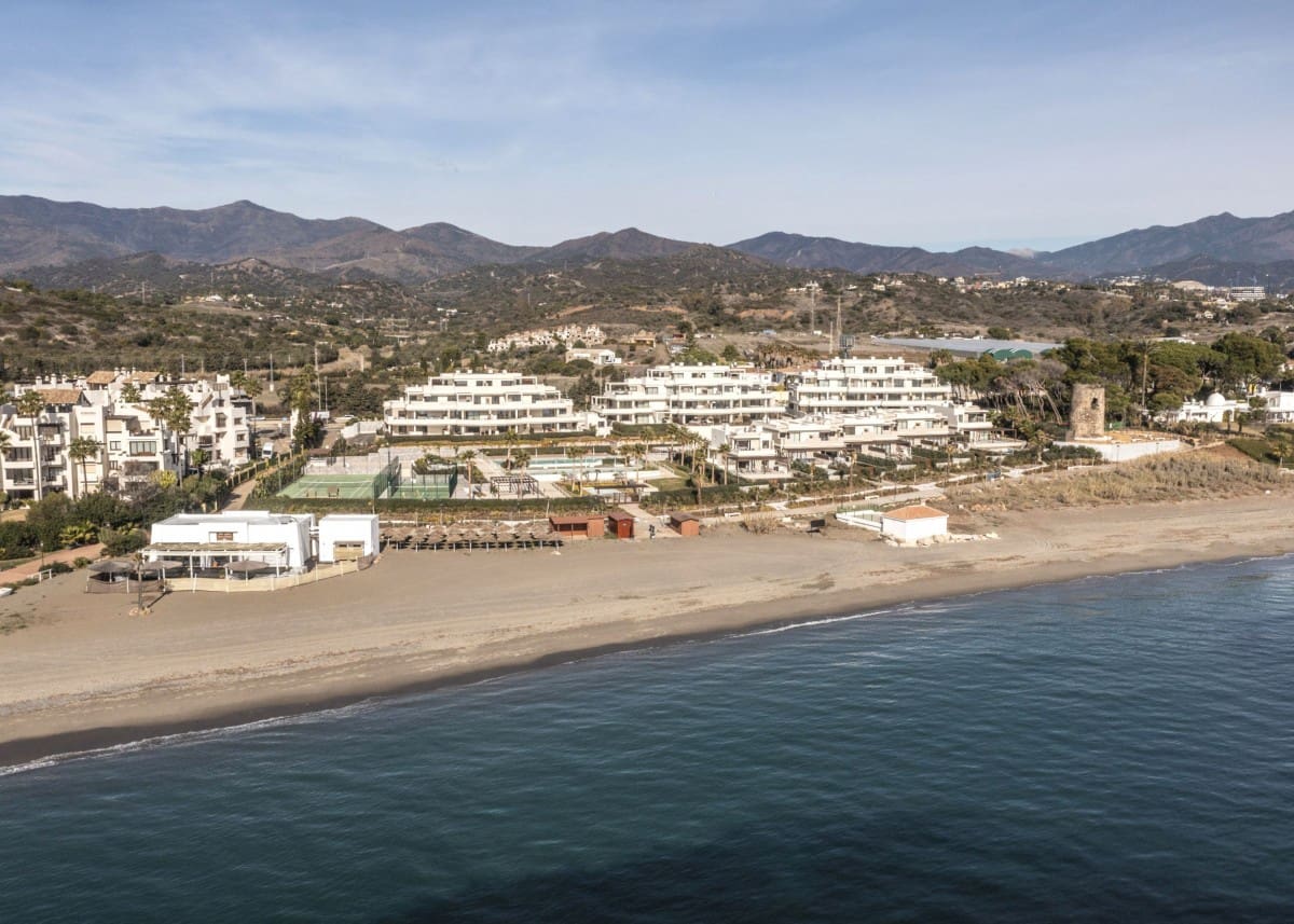 4 soveværelse Villa til salg i New Golden Mile med swimmingpool garage - € 4.500.000 (Ref: 9425940)