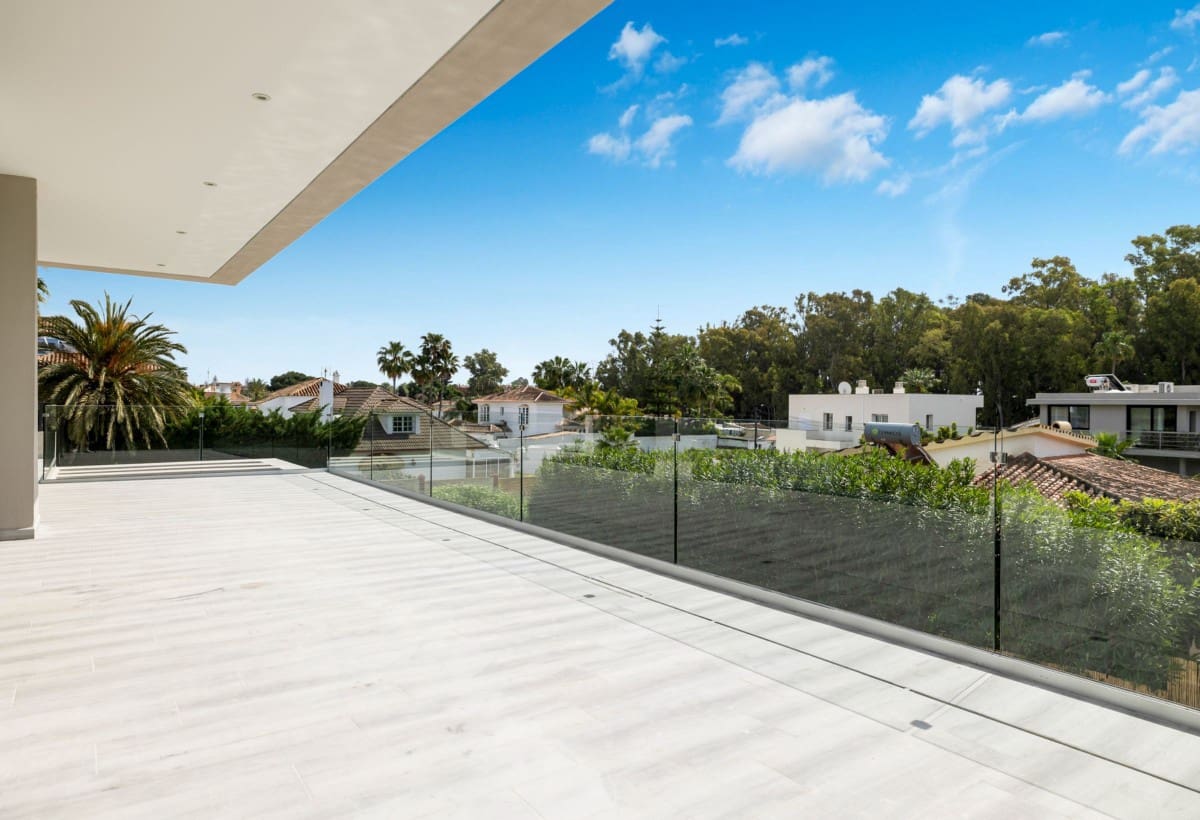 5 soverom Villa til salgs i San Pedro de Alcantara med svømmebasseng garasje - € 2 950 000 (Ref: 9425941)