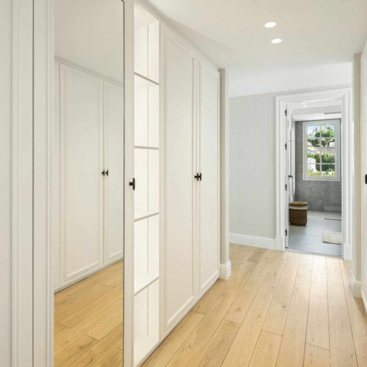 5 makuuhuone Huvila myytävänä paikassa Nueva Andalucia mukana uima-altaan 
autotalli - 8 900 000 € (Ref: 9425942)