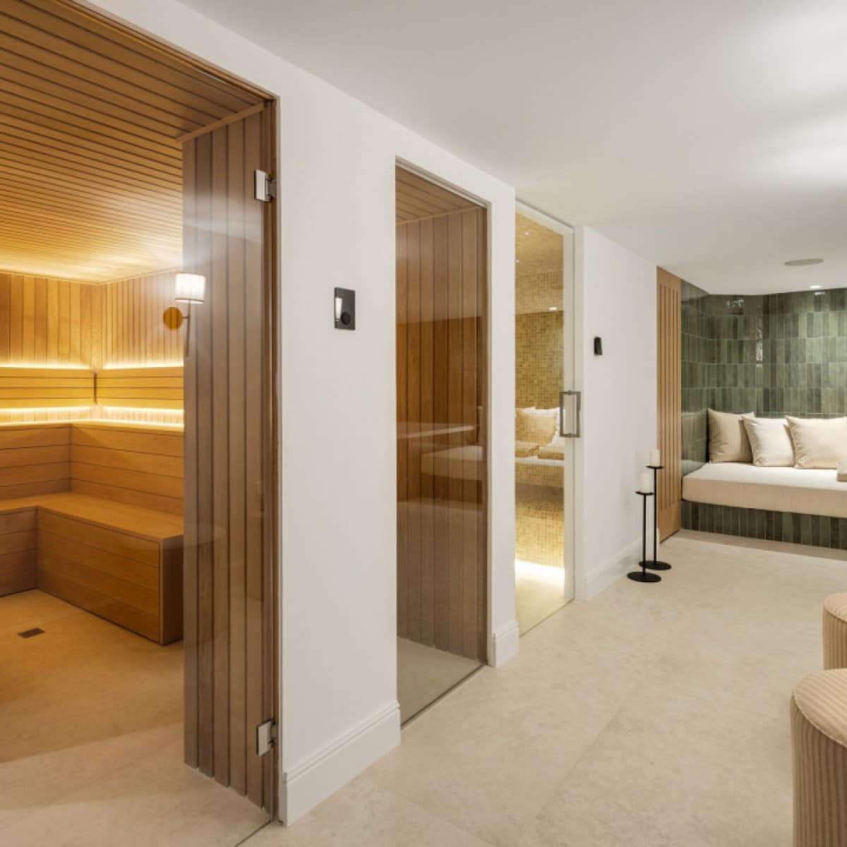 5 makuuhuone Huvila myytävänä paikassa Nueva Andalucia mukana uima-altaan 
autotalli - 8 900 000 € (Ref: 9425942)