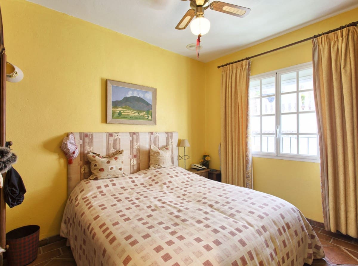 3 makuuhuone Omakotitalo myytävänä paikassa Benahavis mukana uima-altaan - 375 000 € (Ref: 9425944)