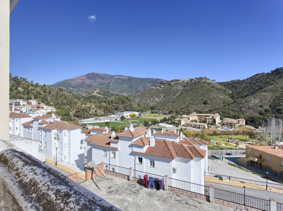 3 makuuhuone Omakotitalo myytävänä paikassa Benahavis mukana uima-altaan - 375 000 € (Ref: 9425944)