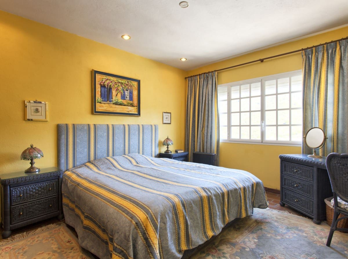 3 makuuhuone Omakotitalo myytävänä paikassa Benahavis mukana uima-altaan - 375 000 € (Ref: 9425944)