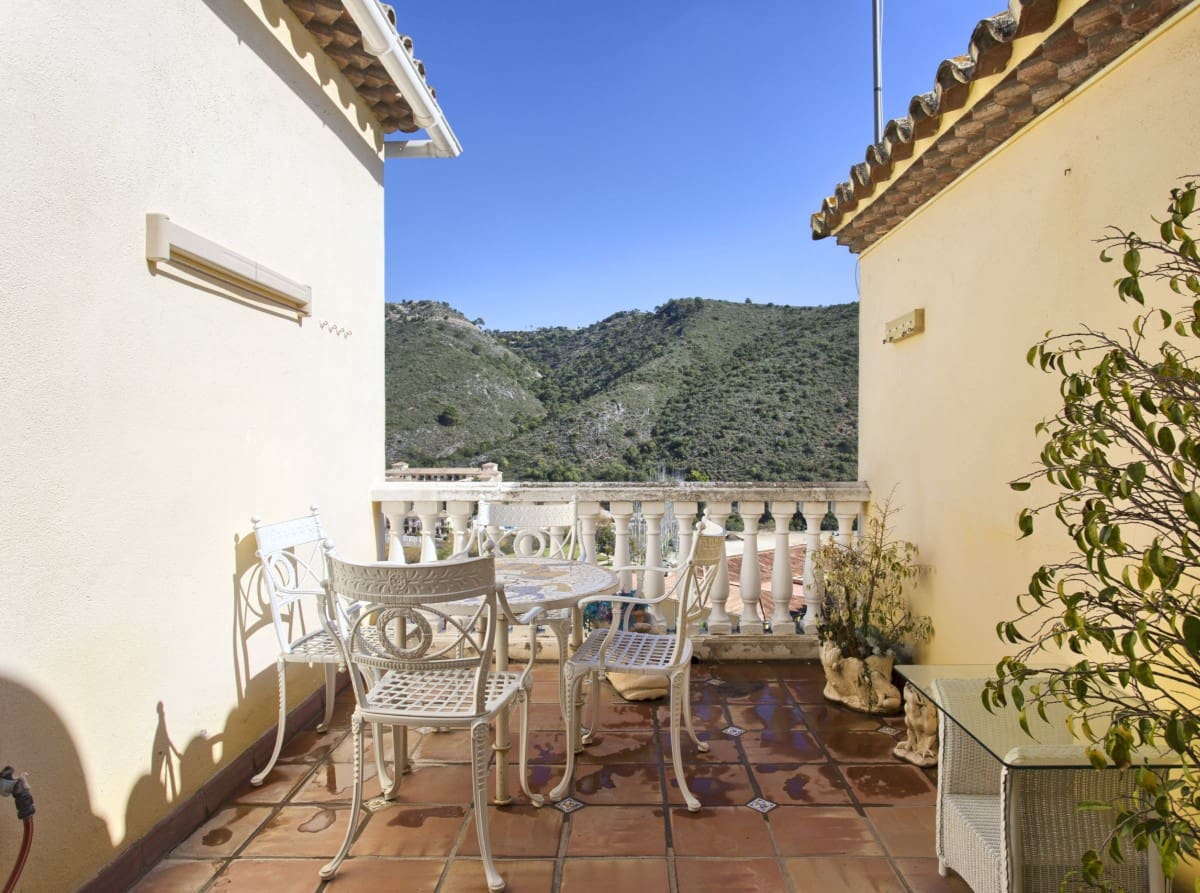 3 makuuhuone Omakotitalo myytävänä paikassa Benahavis mukana uima-altaan - 375 000 € (Ref: 9425944)