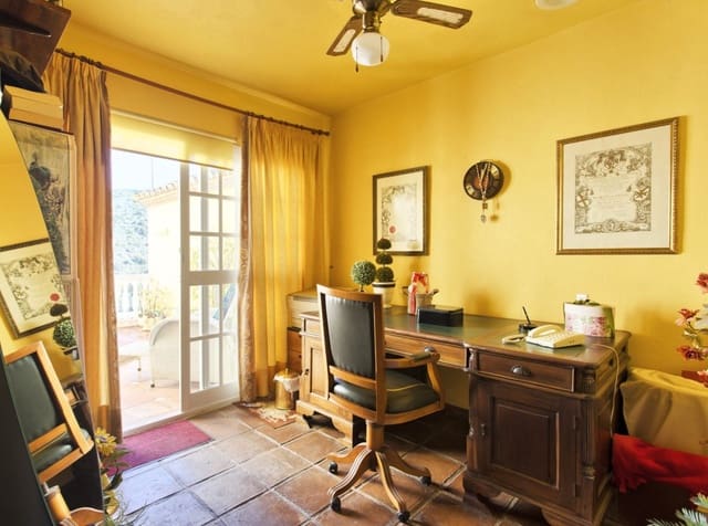 3 makuuhuone Omakotitalo myytävänä paikassa Benahavís mukana uima-altaan - 375 000 € (Ref: 9425944)