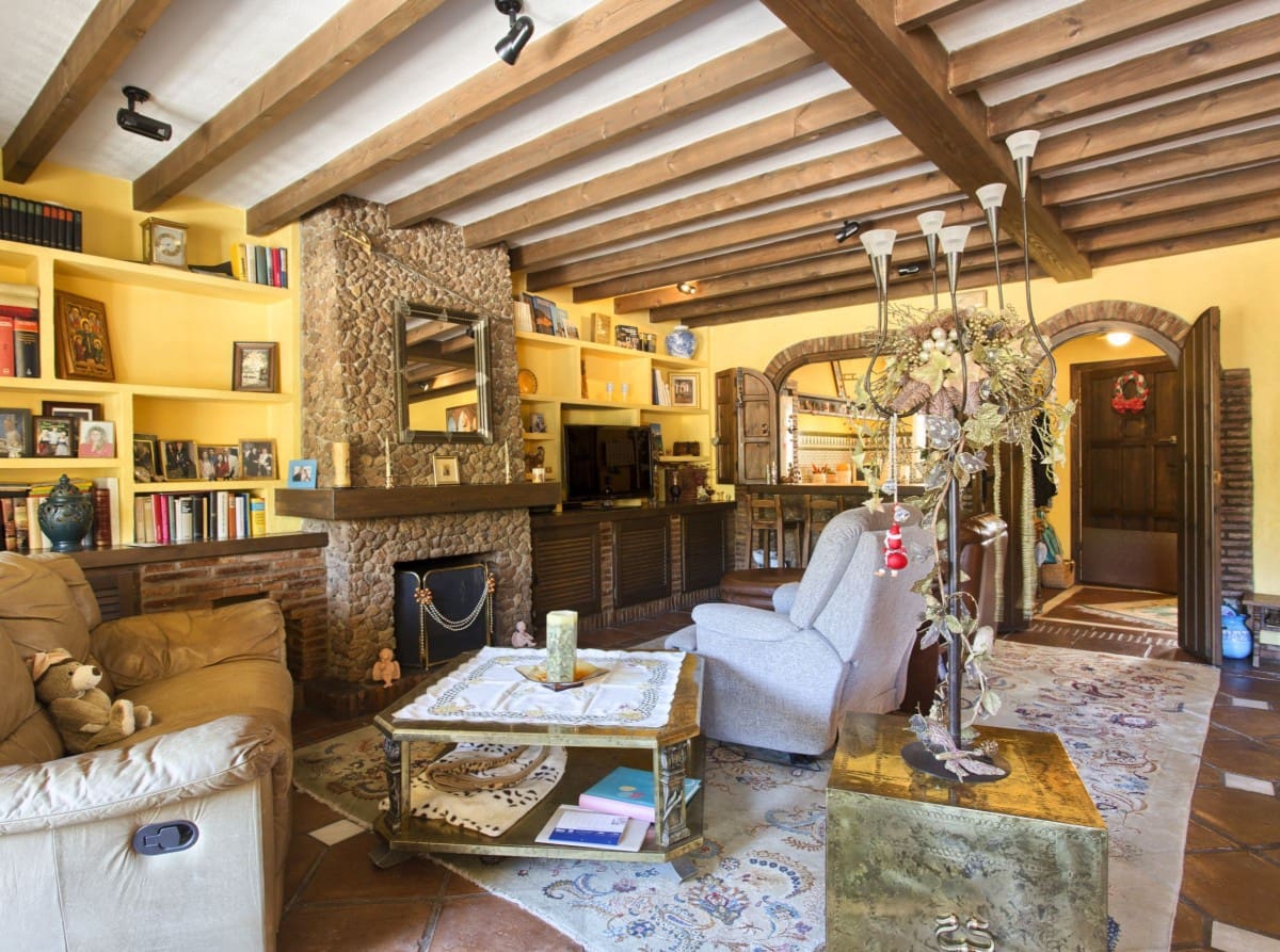 3 makuuhuone Omakotitalo myytävänä paikassa Benahavis mukana uima-altaan - 375 000 € (Ref: 9425944)