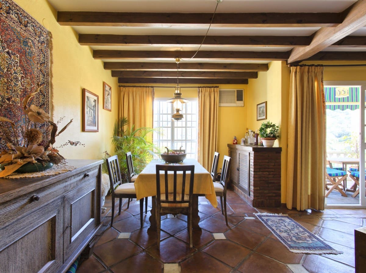 3 makuuhuone Omakotitalo myytävänä paikassa Benahavis mukana uima-altaan - 375 000 € (Ref: 9425944)