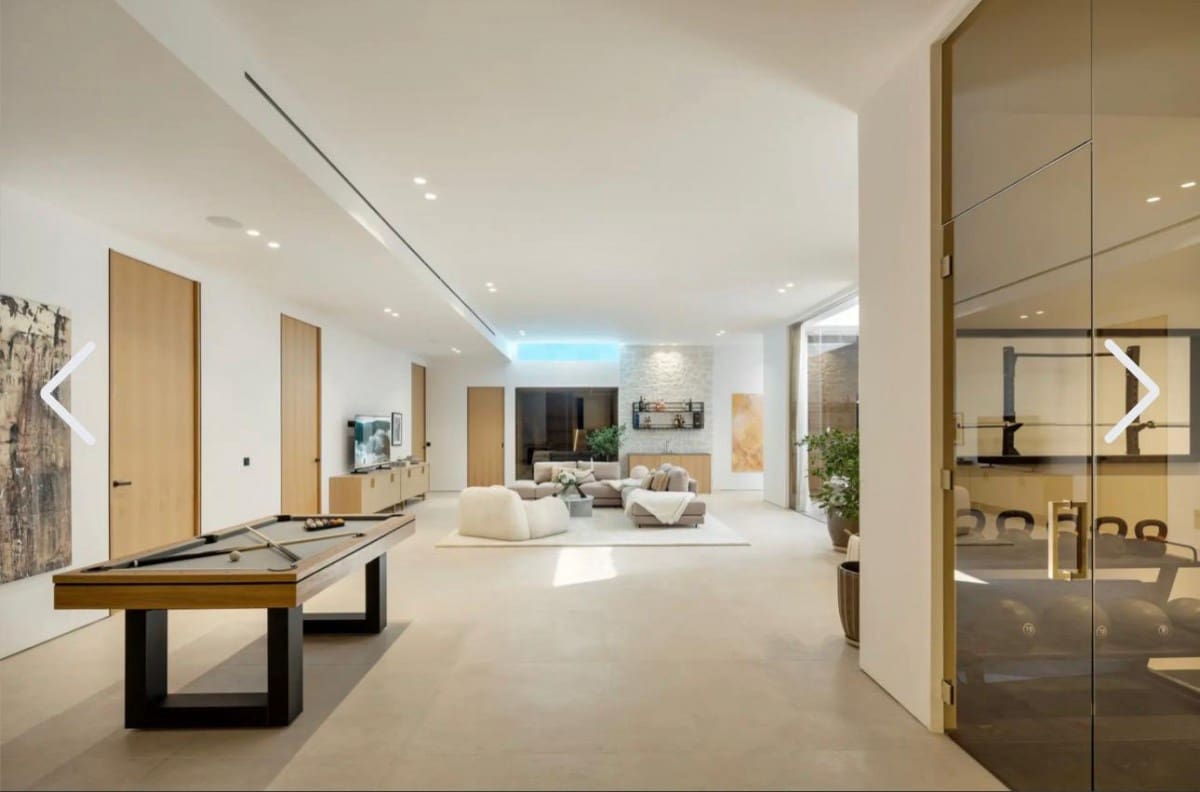 6 quarto Moradia para venda em Nueva Andalucia com piscina garagem - 10 950 000 € (Ref: 9425945)