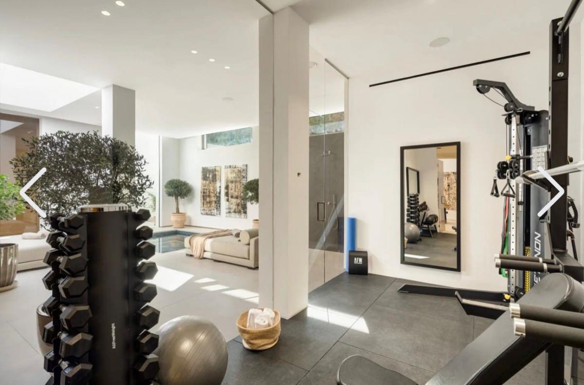 6 quarto Moradia para venda em Nueva Andalucia com piscina garagem - 10 950 000 € (Ref: 9425945)