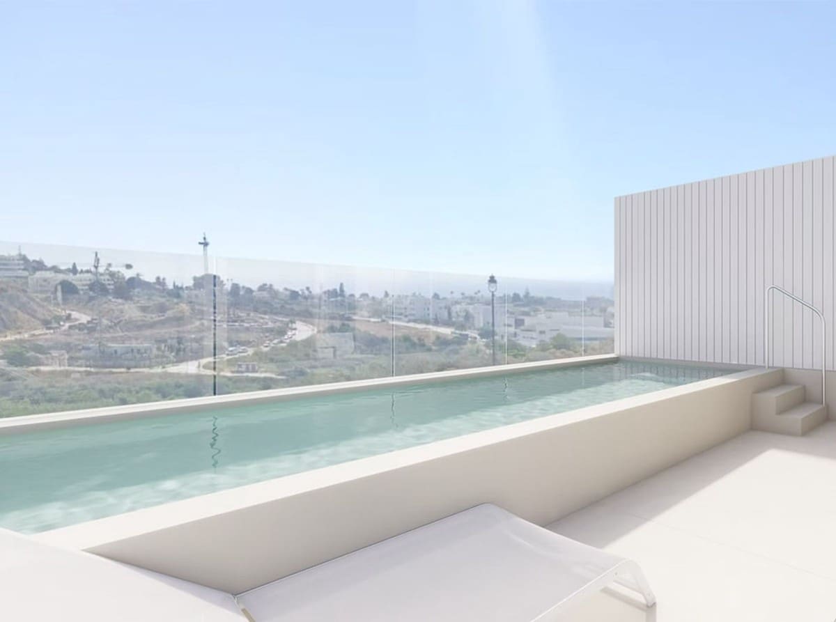 4 quarto Moradia para venda em Estepona com piscina garagem - 730 000 € (Ref: 9425946)