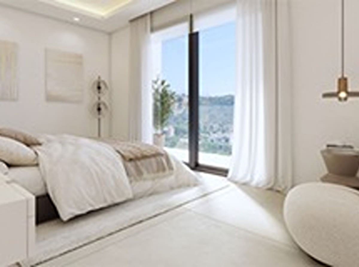 4 quarto Moradia para venda em Estepona com piscina garagem - 730 000 € (Ref: 9425946)