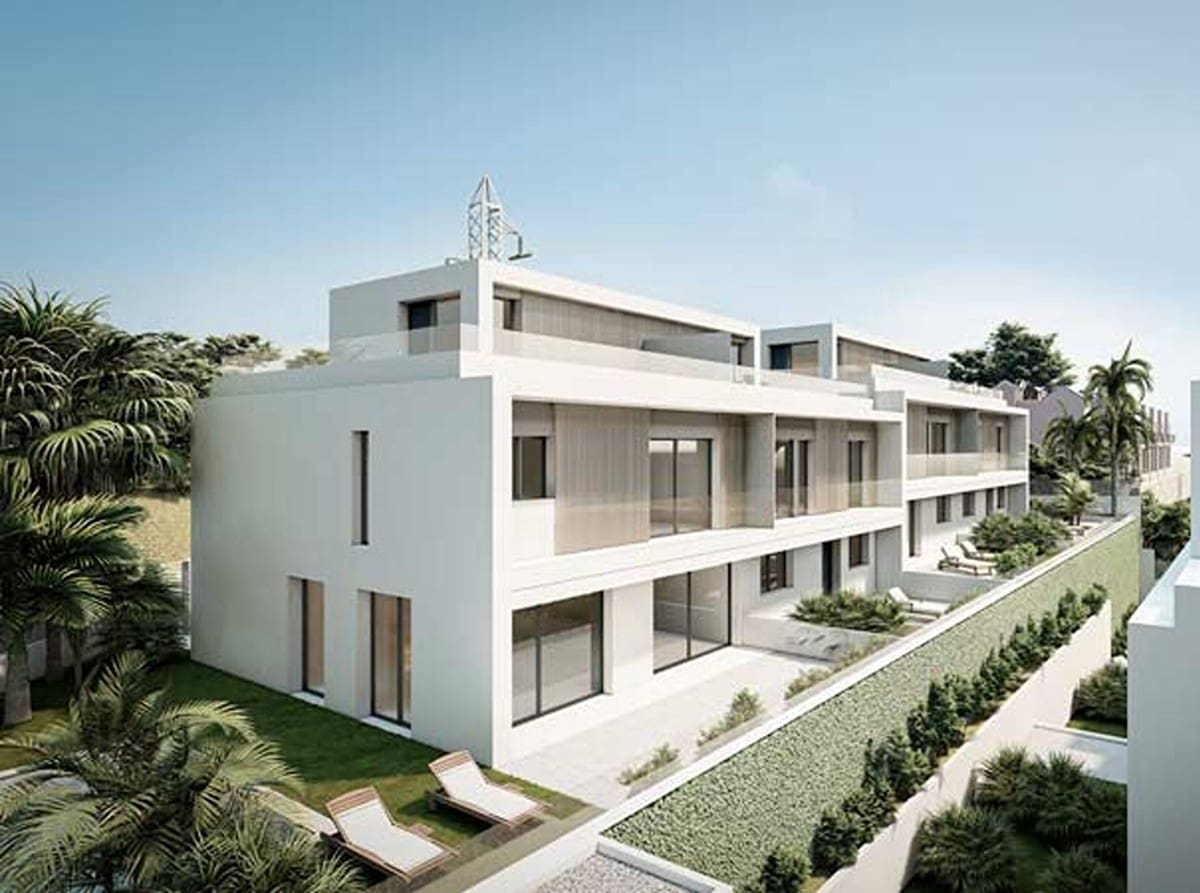 4 quarto Moradia para venda em Estepona com piscina garagem - 730 000 € (Ref: 9425946)