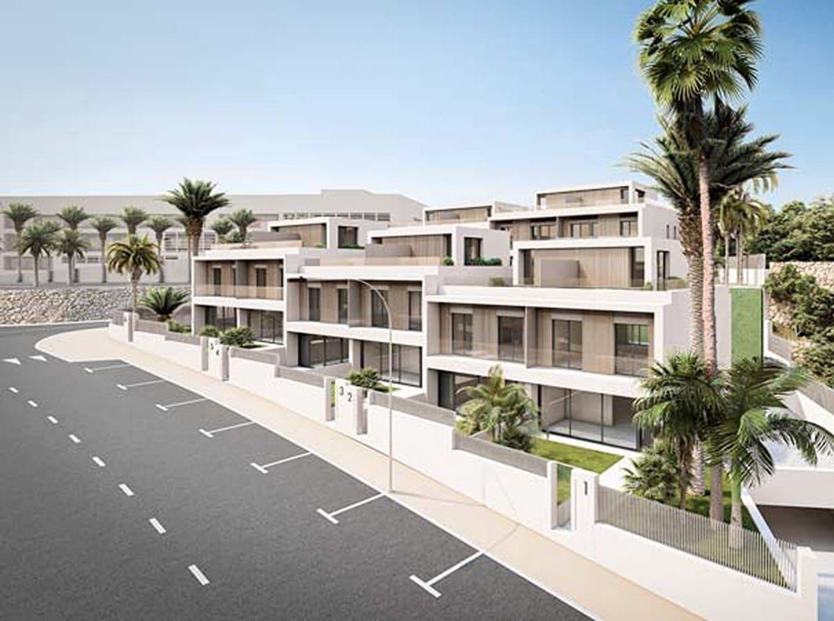 4 quarto Moradia para venda em Estepona com piscina garagem - 730 000 € (Ref: 9425946)