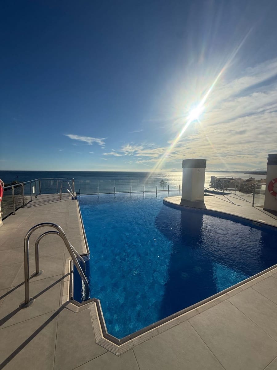 2 makuuhuone Huoneisto myytävänä paikassa New Golden Mile mukana uima-altaan - 329 000 € (Ref: 9425947)