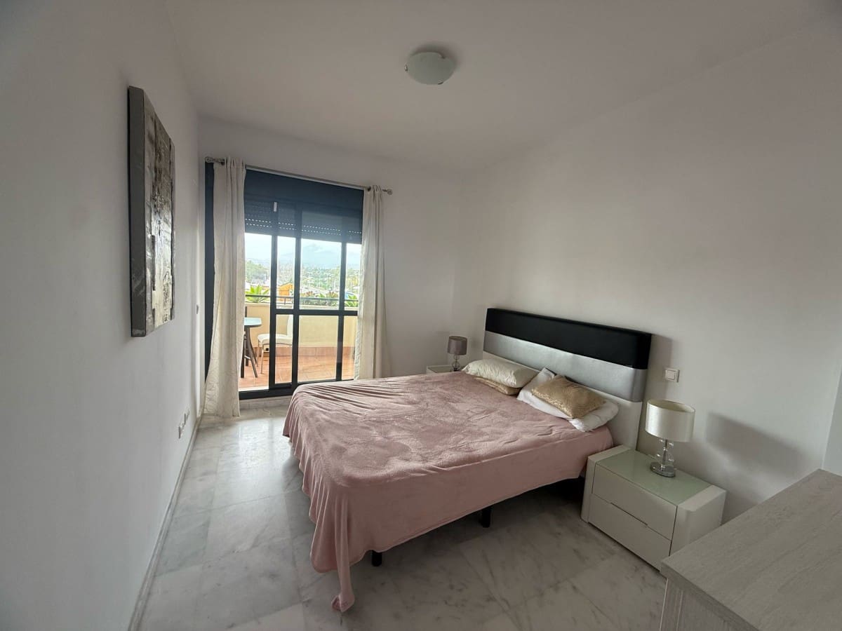 2 makuuhuone Huoneisto myytävänä paikassa New Golden Mile mukana uima-altaan - 329 000 € (Ref: 9425947)