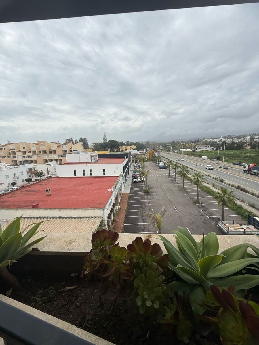 2 makuuhuone Huoneisto myytävänä paikassa New Golden Mile mukana uima-altaan - 329 000 € (Ref: 9425947)