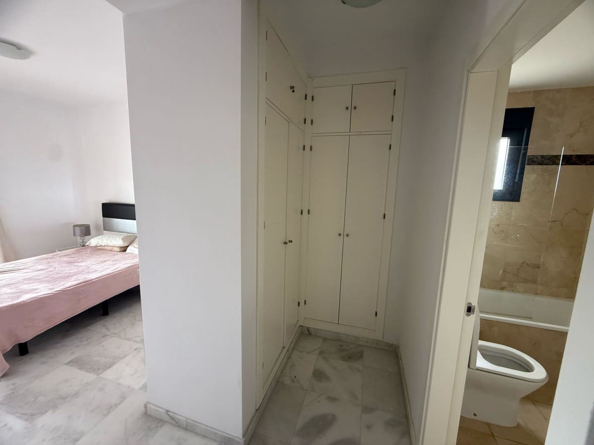 2 makuuhuone Huoneisto myytävänä paikassa New Golden Mile mukana uima-altaan - 329 000 € (Ref: 9425947)