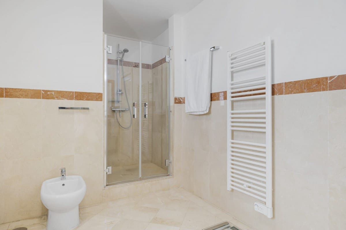 5 soverom Hus til salgs i Benahavis med svømmebasseng garasje - € 1 095 000 (Ref: 9425948)