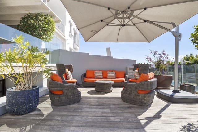 5 makuuhuone Omakotitalo myytävänä paikassa Benahavís mukana uima-altaan 
autotalli - 1 095 000 € (Ref: 9425948)