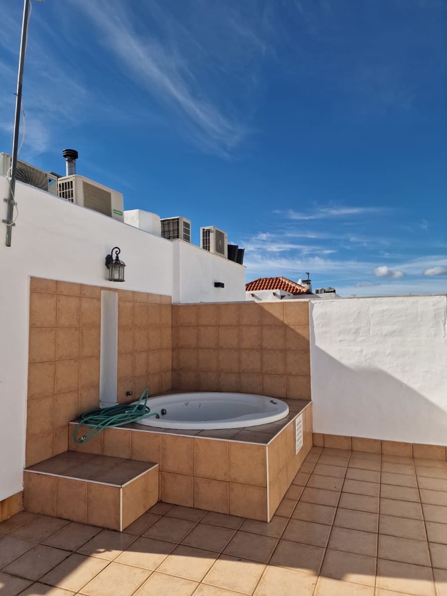 4 soveværelse Byhus til salg i Marbella med swimmingpool garage - € 719.500 (Ref: 9425949)