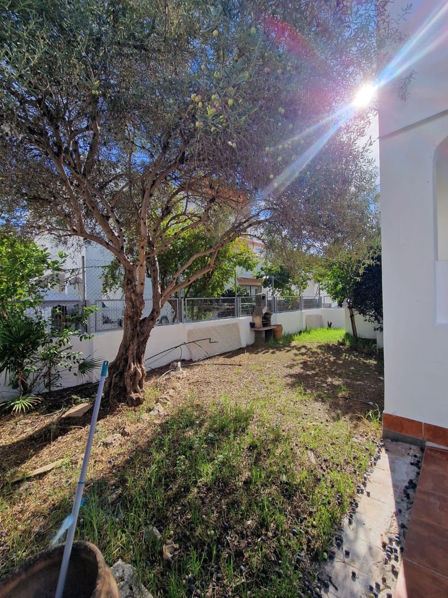 4 soveværelse Byhus til salg i Marbella med swimmingpool garage - € 719.500 (Ref: 9425949)