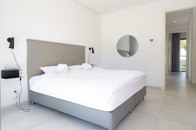 4 sovrum Villa till salu i Estepona med pool - 2 000 000 € (Ref: 9425951)