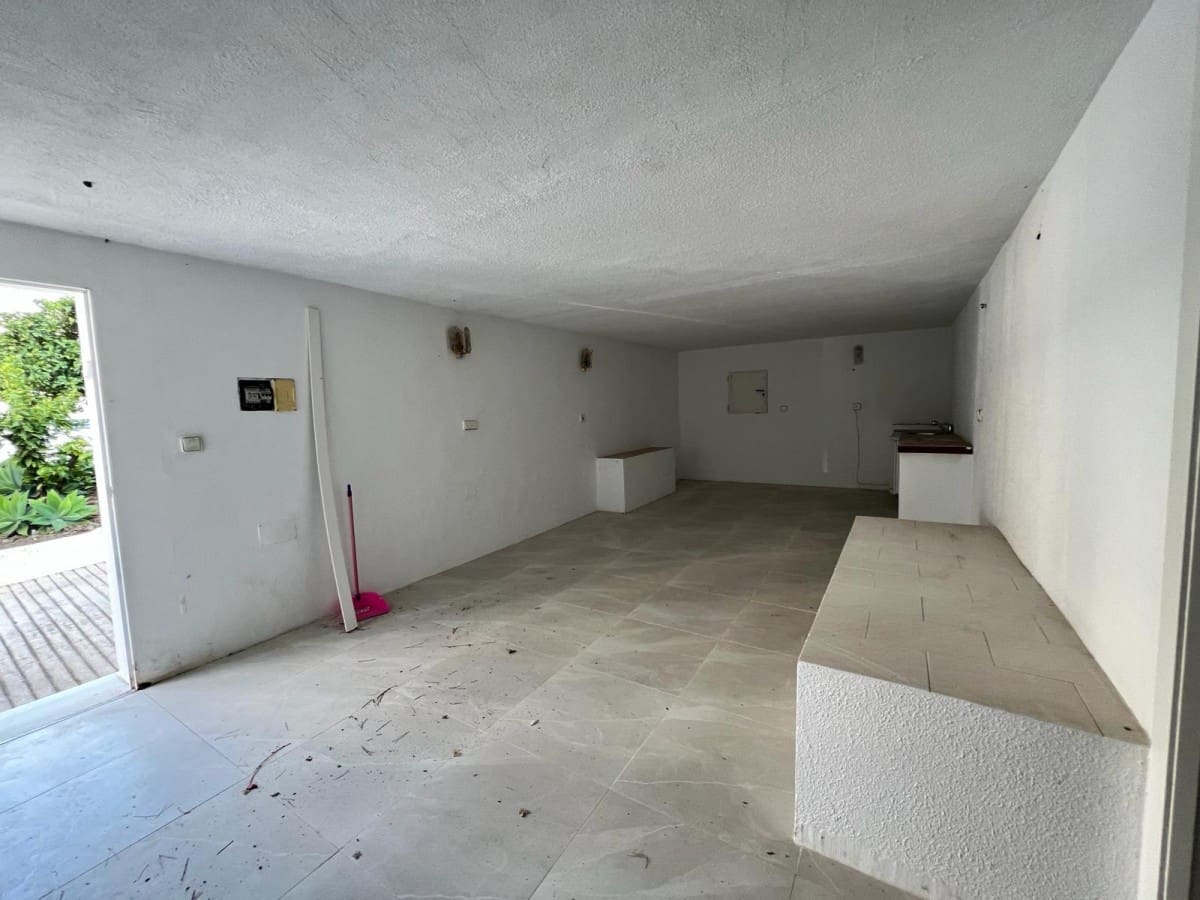 4 makuuhuone Omakotitalo myytävänä paikassa Nueva Andalucia mukana uima-altaan - 699 000 € (Ref: 9425952)