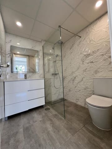 4 soverom Hus til salgs i Nueva Andalucia, Marbella med svømmebasseng - € 699 000 (Ref: 9425952)