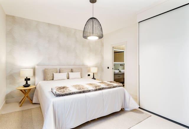 2 soveværelse Lejlighed til salg i Puerto Banus, Marbella med swimmingpool - € 750.000 (Ref: 9425953)