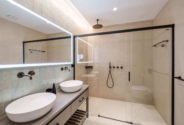 2 soveværelse Lejlighed til salg i Puerto Banus, Marbella med swimmingpool - € 750.000 (Ref: 9425953)