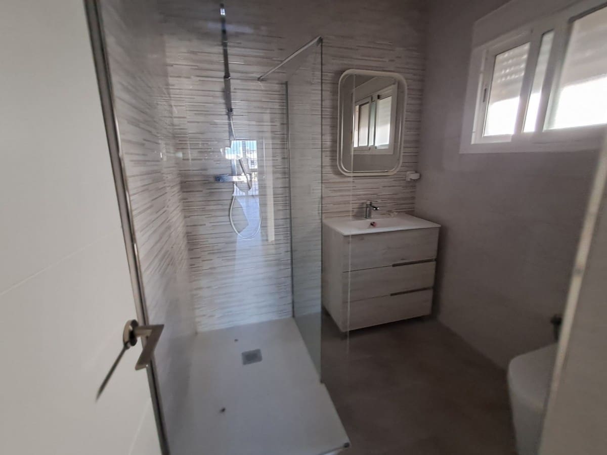 5 makuuhuone Huvila myytävänä paikassa El Paraiso mukana uima-altaan - 1 150 000 € (Ref: 9425956)