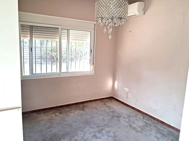 5 makuuhuone Huvila myytävänä paikassa El Paraiso, Estepona mukana uima-altaan - 1 150 000 € (Ref: 9425956)