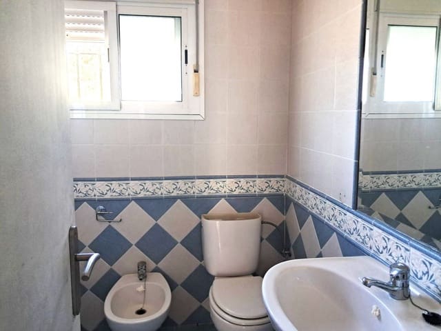 5 makuuhuone Huvila myytävänä paikassa El Paraiso, Estepona mukana uima-altaan - 1 150 000 € (Ref: 9425956)