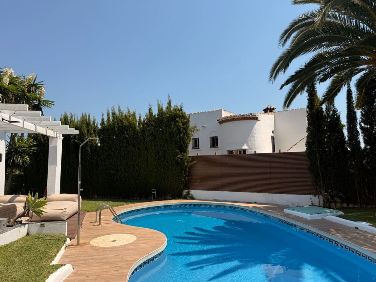 3 sovrum Villa till salu i Calahonda med pool garage - 1 150 000 € (Ref: 9425957)